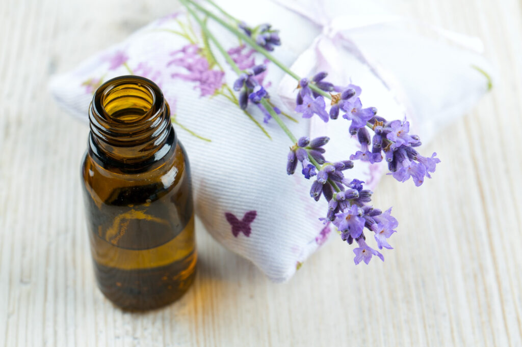 Lavender essential oil to help you sleep better